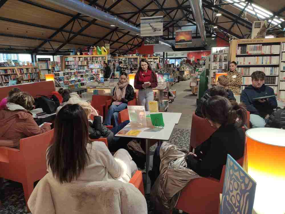 Jeunes en librairie